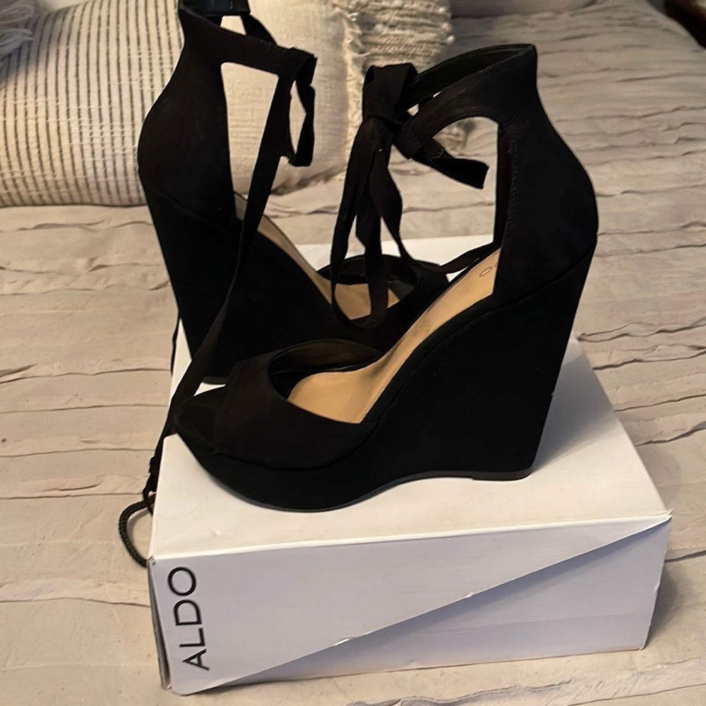 Sexy black wedges